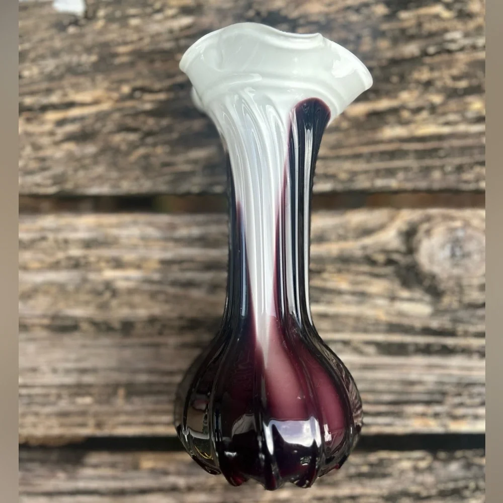 1920’s Art Nouveau Murano Purple & White Elegant Ruffled Rim Ribbed Glass Vase
